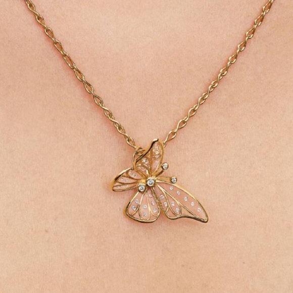 Stunning Gold Butterfly Pendant/Charm - Picture 3 of 13